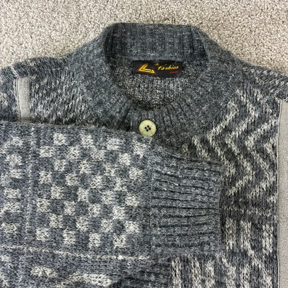 Mens Fashion Italy Knit Cardigan‎ Gray Novelty Pattern Country Club Patch